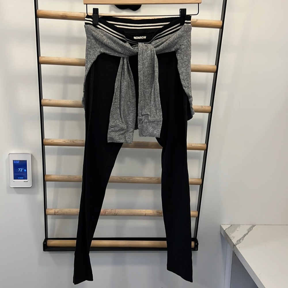 Monrow lounge pants size medium